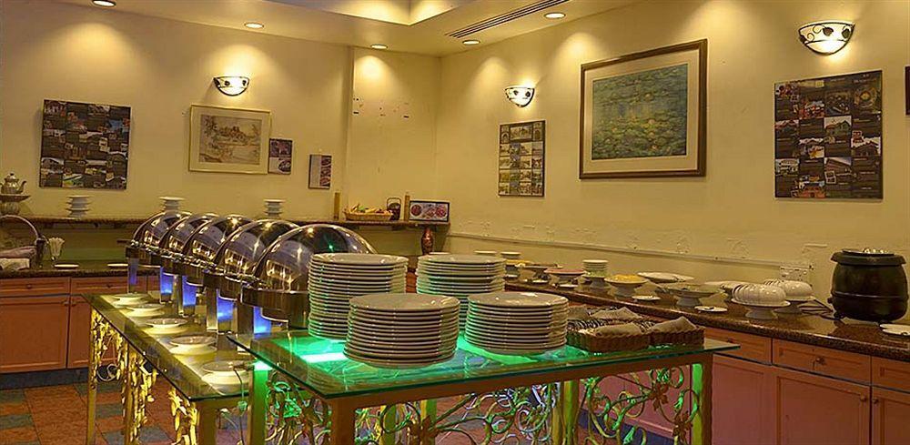 Collection O Hotel Super Cowboy Malacca Екстер'єр фото