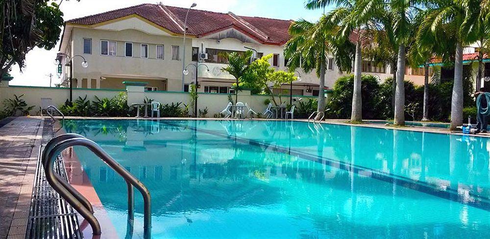 Collection O Hotel Super Cowboy Malacca Екстер'єр фото