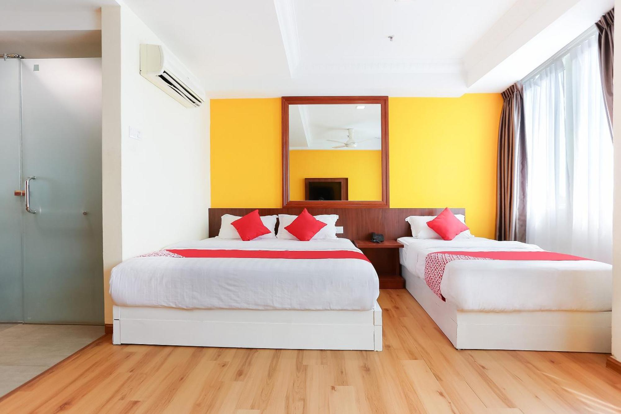 Collection O Hotel Super Cowboy Malacca Екстер'єр фото