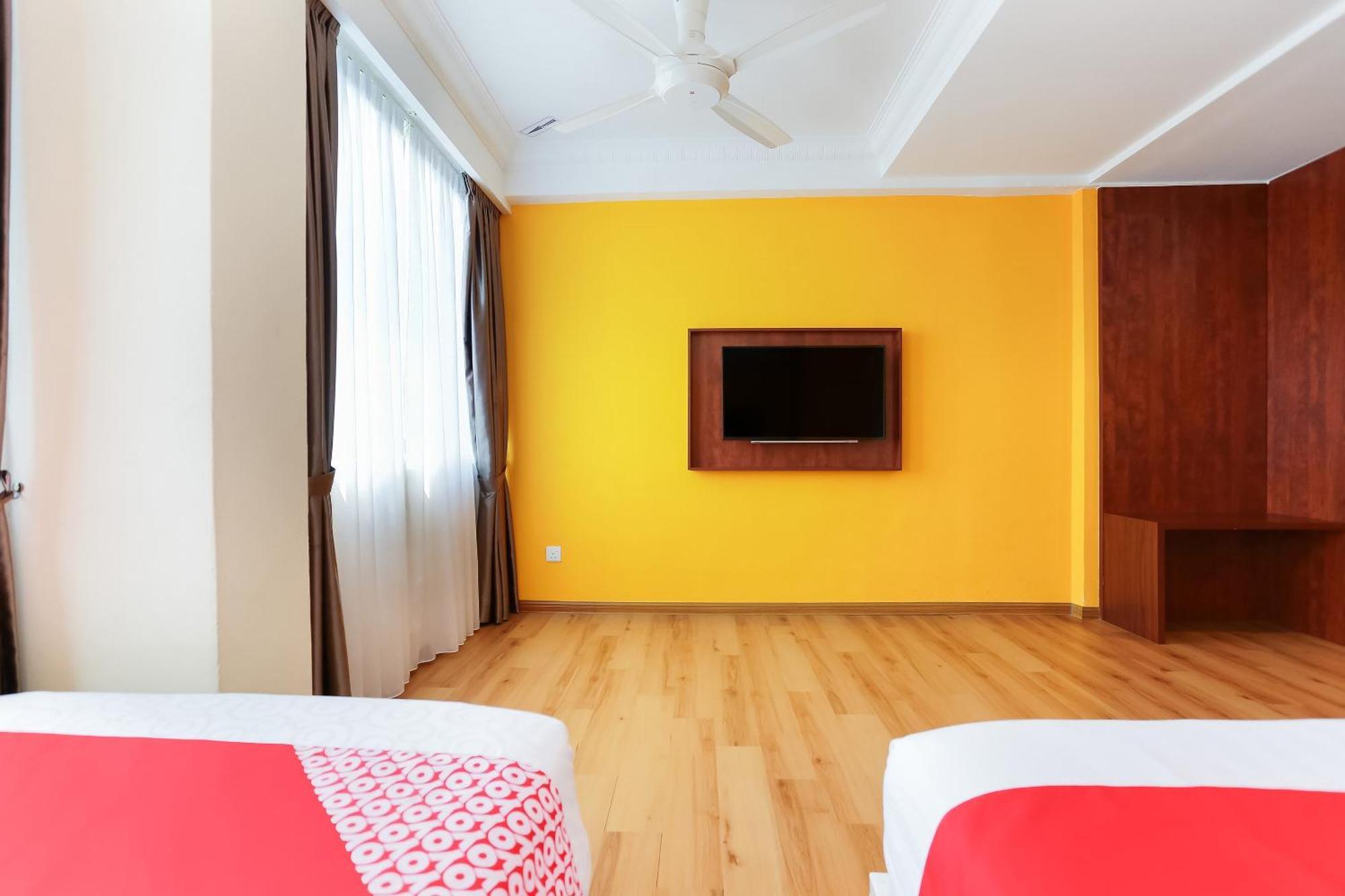 Collection O Hotel Super Cowboy Malacca Екстер'єр фото