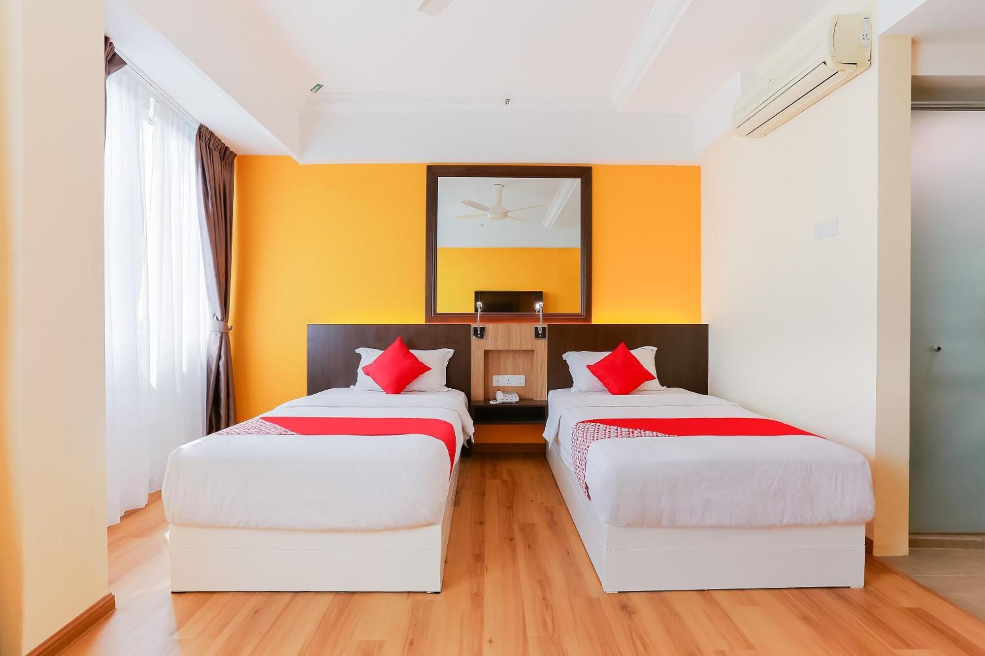 Collection O Hotel Super Cowboy Malacca Екстер'єр фото