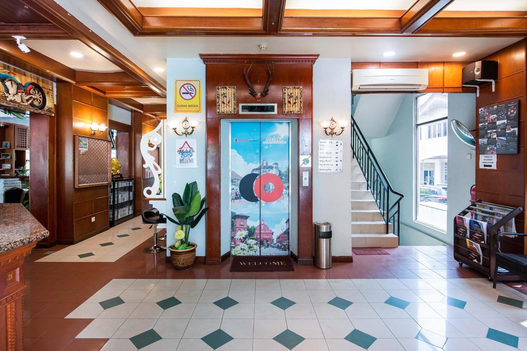 Collection O Hotel Super Cowboy Malacca Екстер'єр фото
