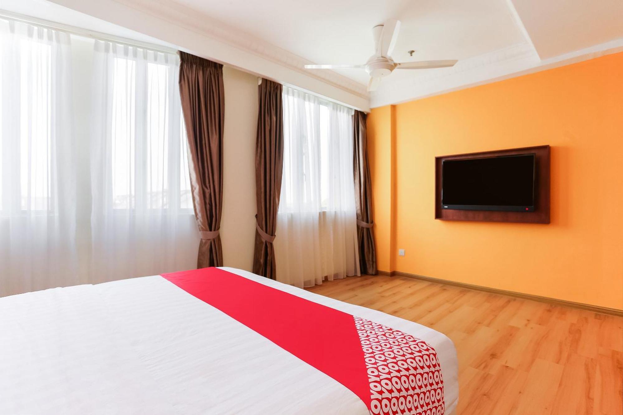 Collection O Hotel Super Cowboy Malacca Екстер'єр фото