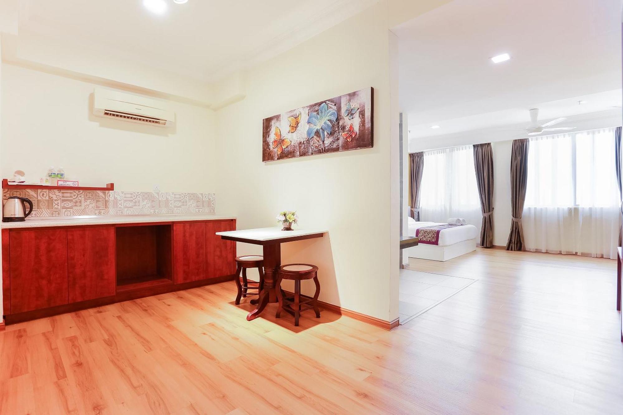 Collection O Hotel Super Cowboy Malacca Екстер'єр фото