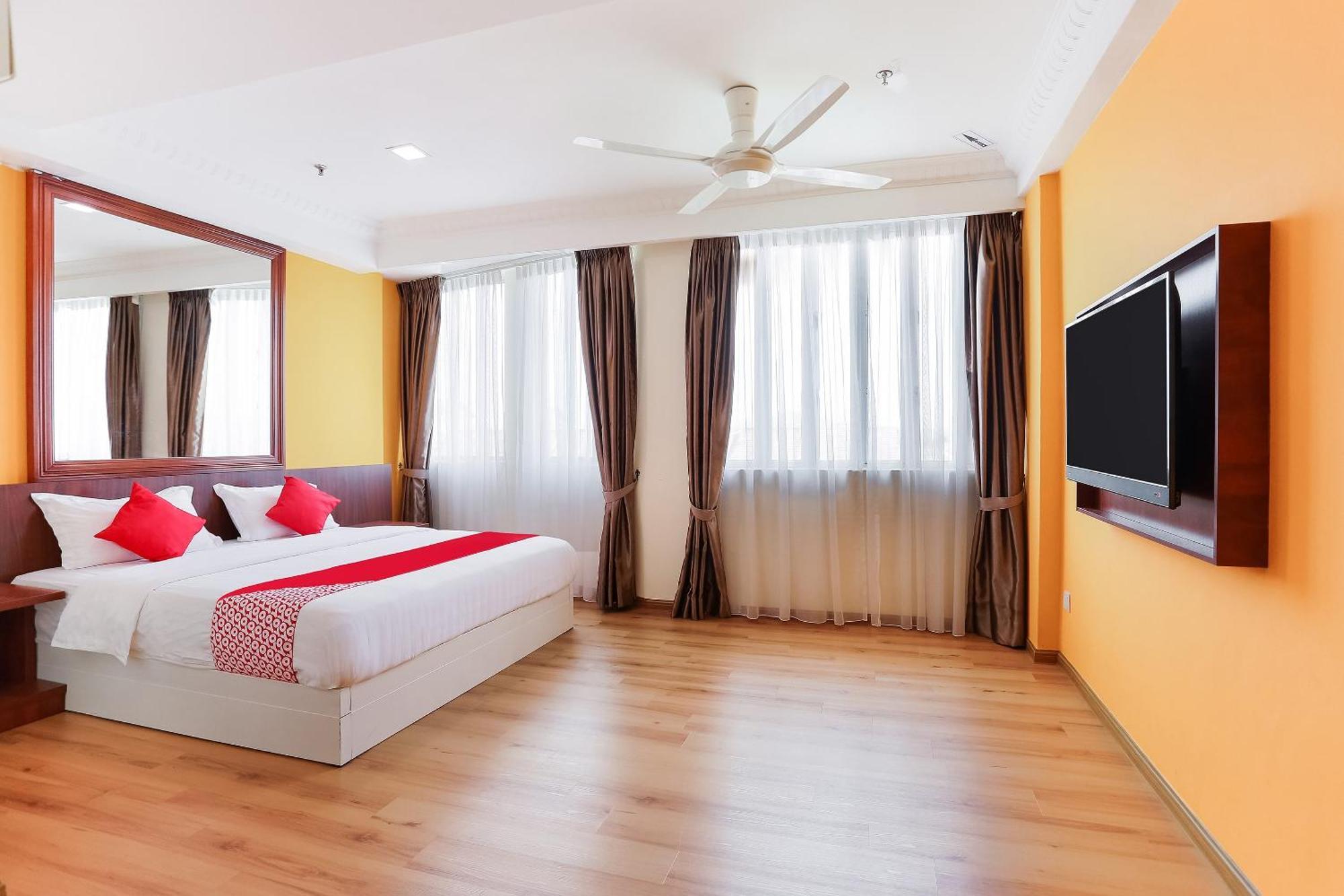 Collection O Hotel Super Cowboy Malacca Екстер'єр фото
