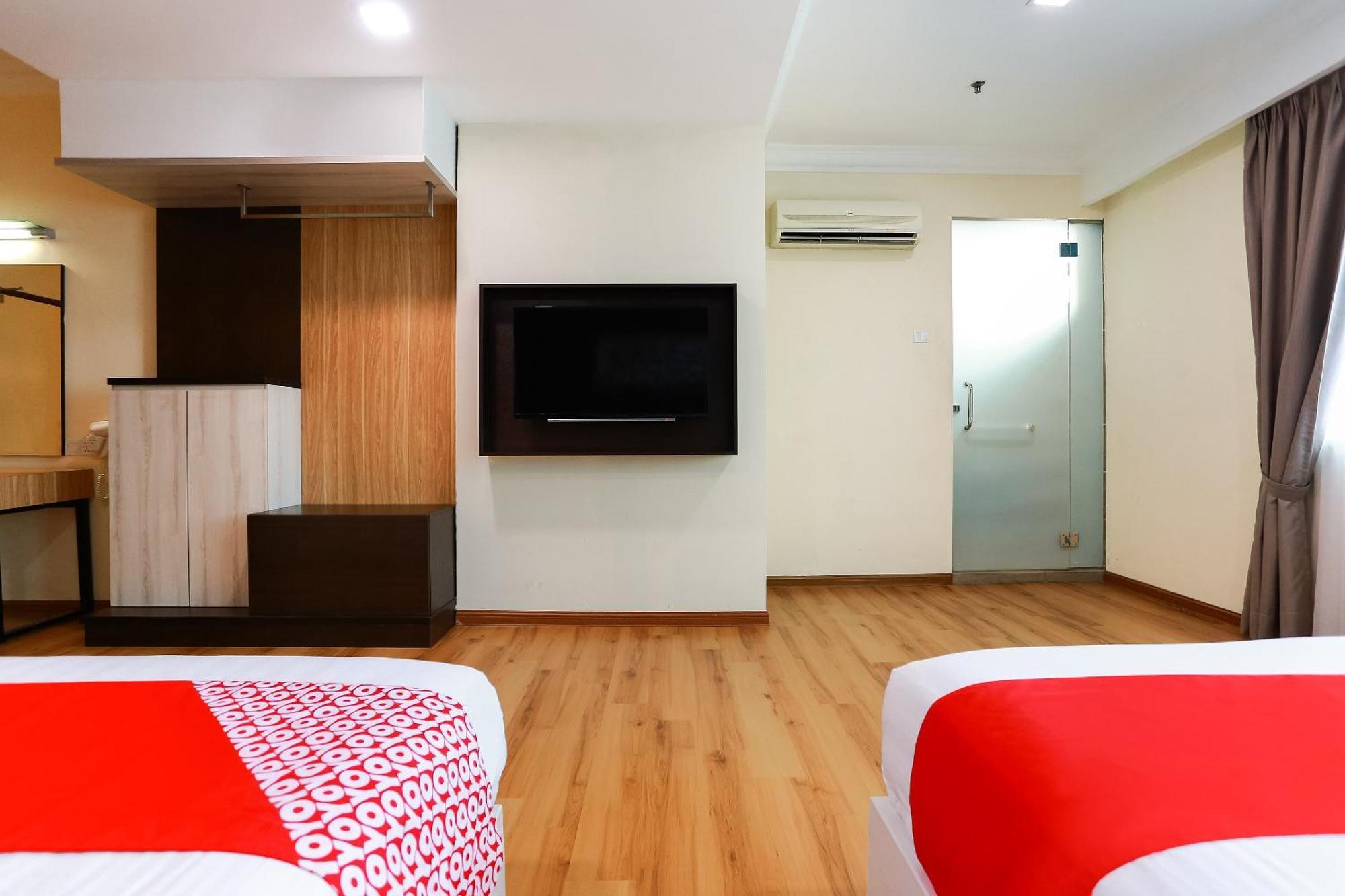 Collection O Hotel Super Cowboy Malacca Екстер'єр фото