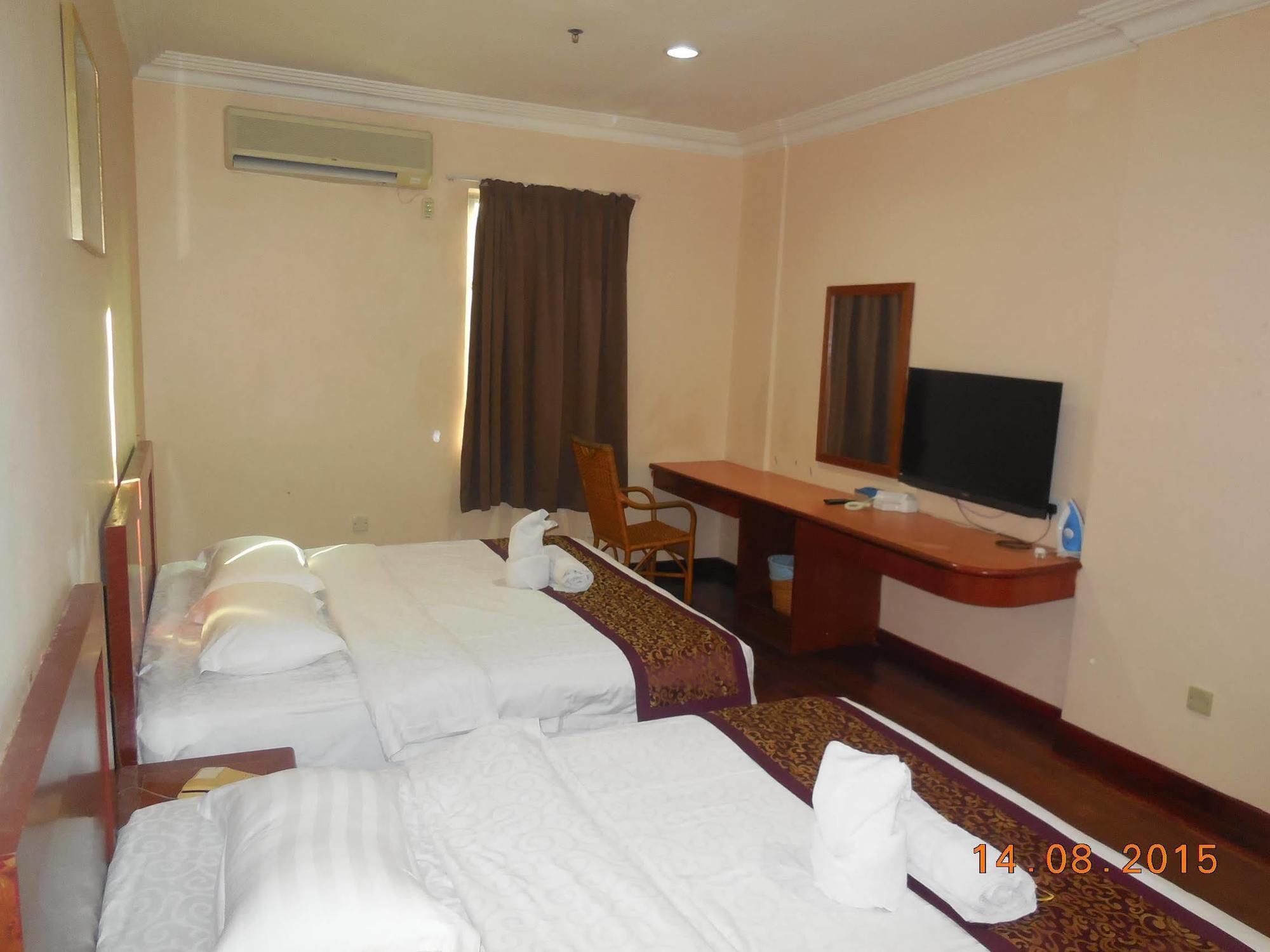 Collection O Hotel Super Cowboy Malacca Екстер'єр фото